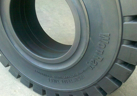 FORKLIFT SOLID TIRES (13)